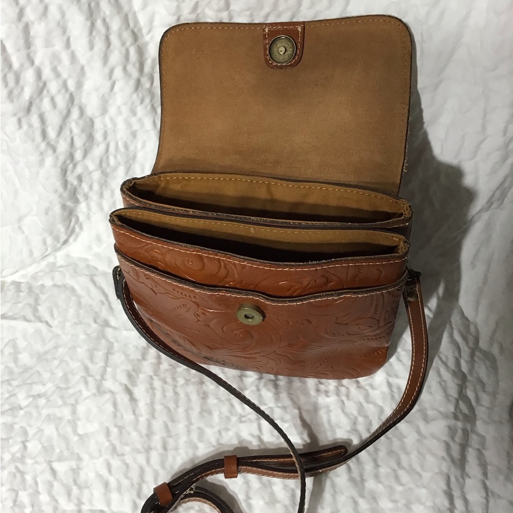 Patricia Nash Tooled Crossbody Bag Color Florence P61407